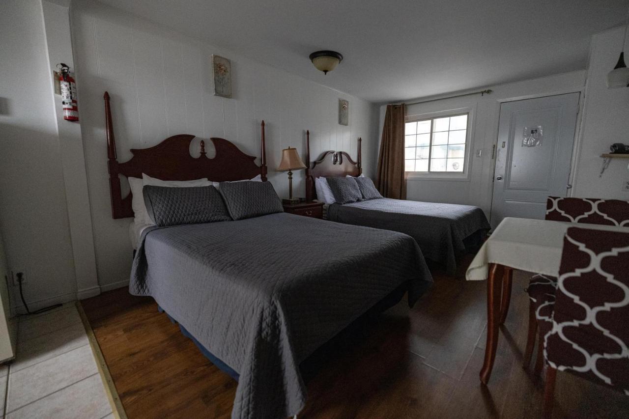 Deblois Motel
