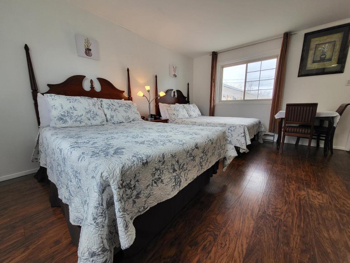 Deblois Motel 2*