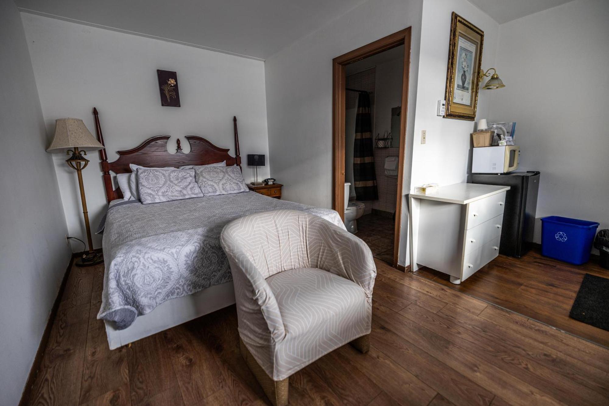 Deblois Motel 2*