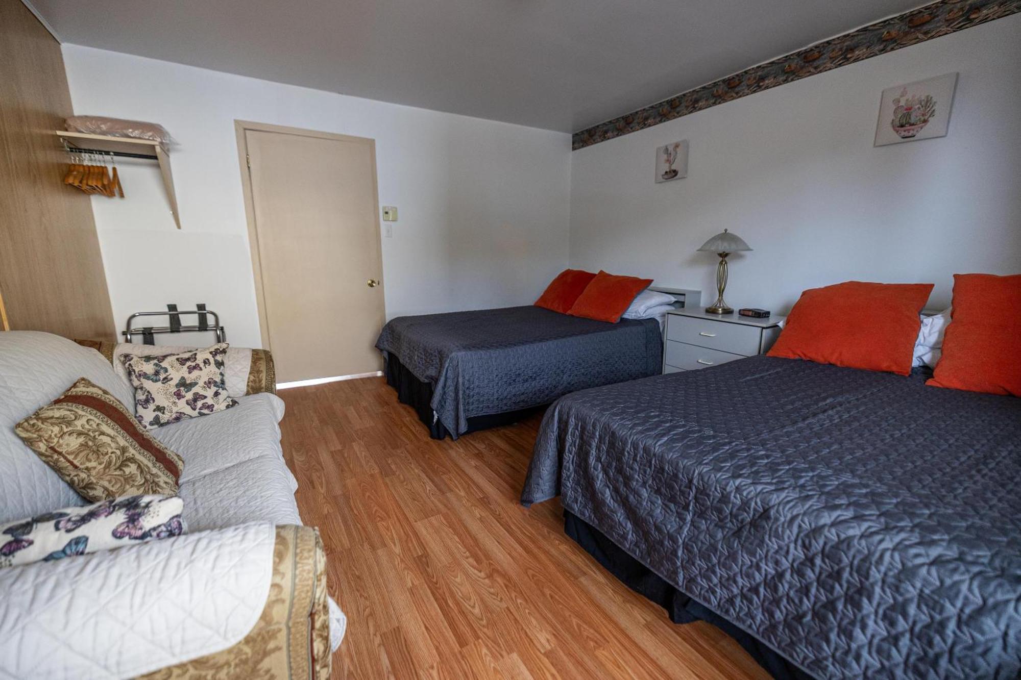 Deblois Motel