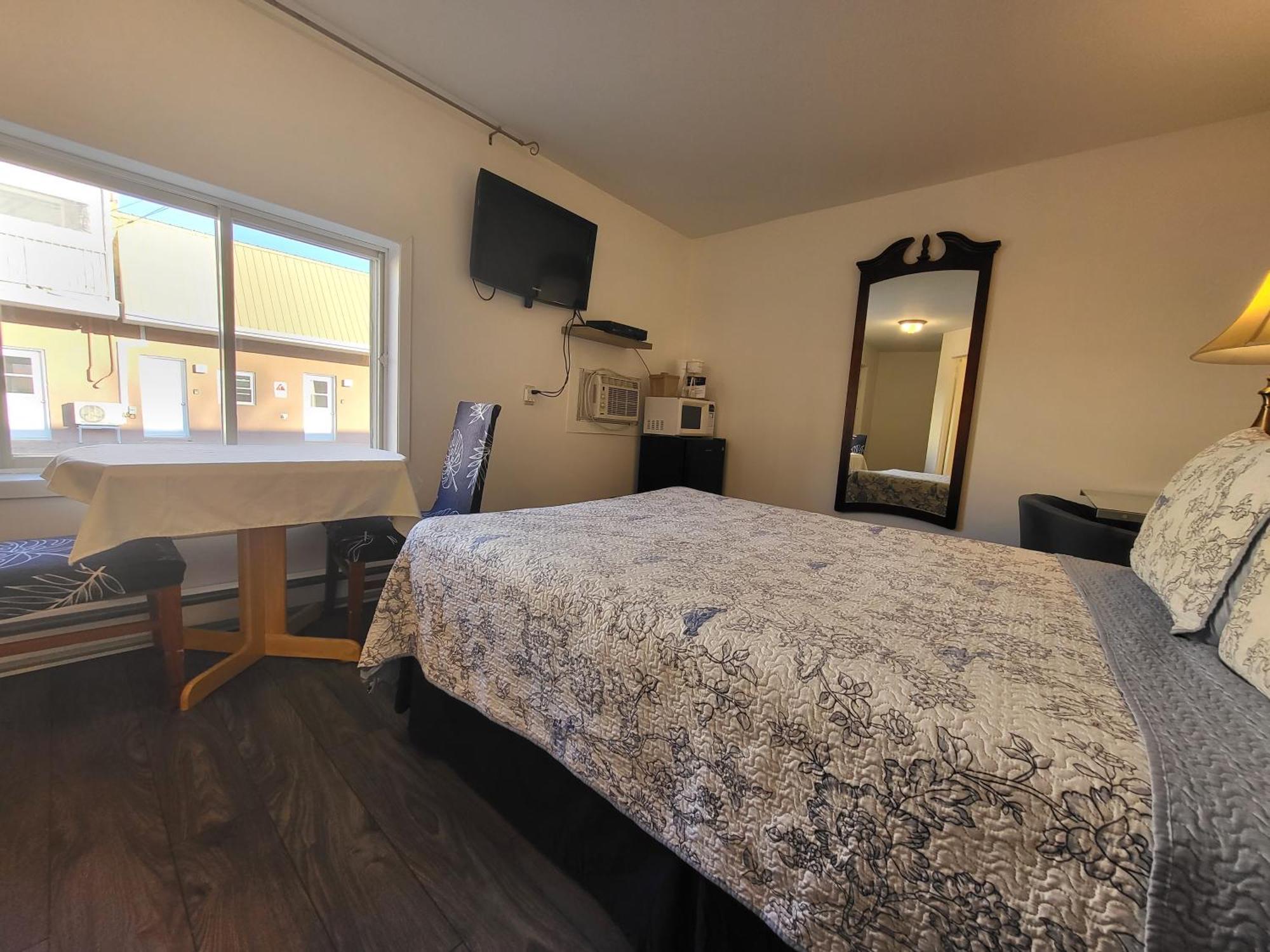 Deblois Motel